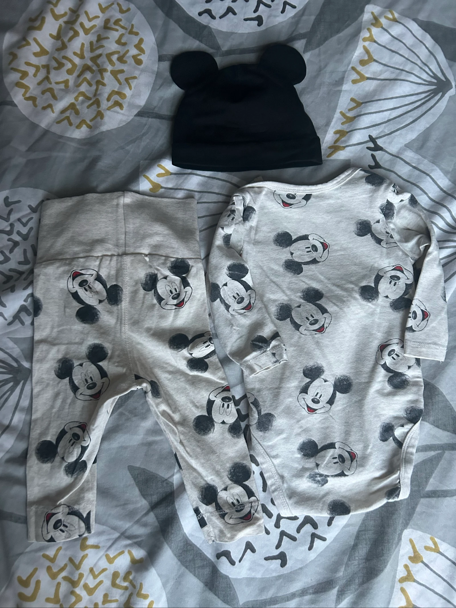 3-piece Mickey set (bodysuit, leggings, hat) 2/4 months – photo 8